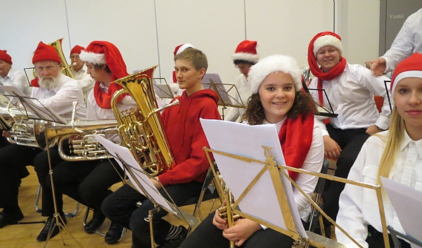 Glade musikantar frå fleire korps Glade musikantar frå fleire korps
