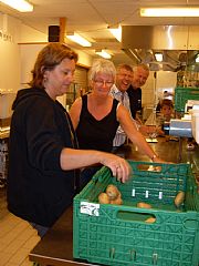  Me får låne kjøkkenet på Sivdammen til pakking
